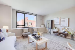 Photo #1: 422696219 Listing 