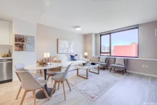 Photo #4: 422696219 Listing 