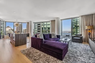 Photo #4: 422696274 Listing