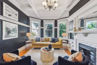 Photo #4: 422696365 Listing