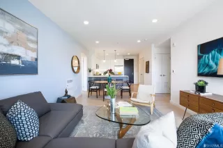 Photo #6: 422697212 Listing