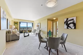 Photo #2: 422697315 Listing