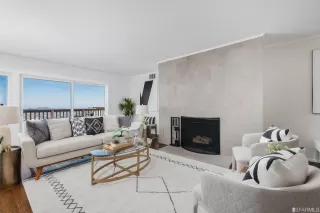 Photo #4: 422698651 Listing