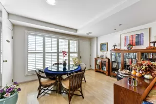 Photo #4: 422698948 Listing 