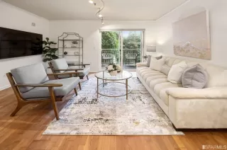 Photo #3: 422700482 Listing