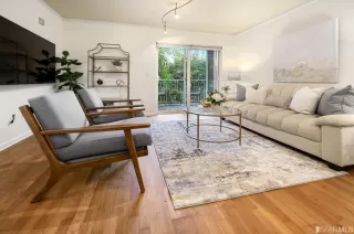 Photo #4: 422700482 Listing