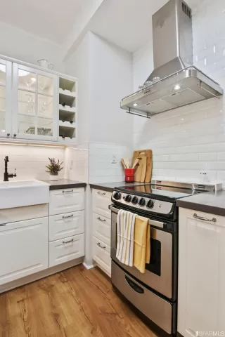 Photo #5: 422701260 Listing