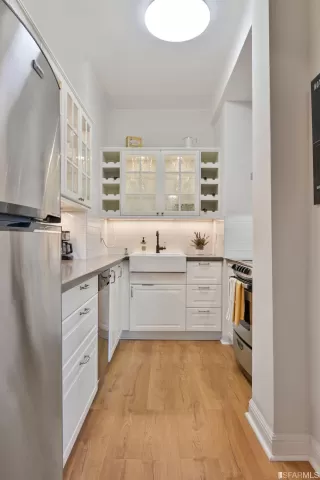 Photo #6: 422701260 Listing