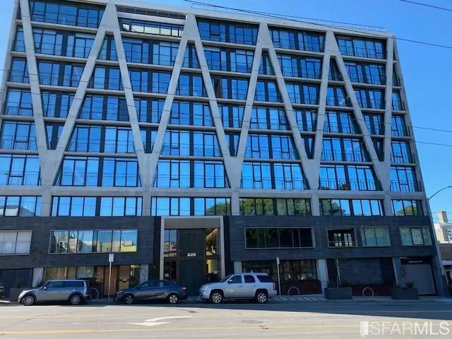 MLS: 422701502 Condo For Sale