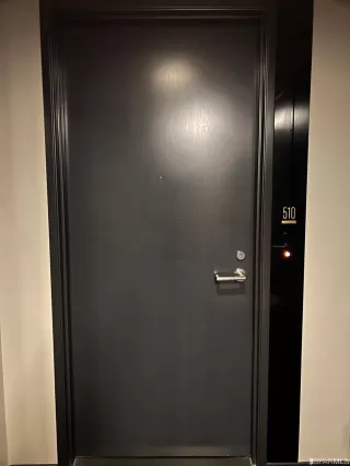 Photo #2: 422701502 Listing