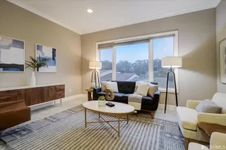 Photo #2: 422701674 Listing