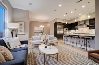 Photo #3: 422701674 Listing