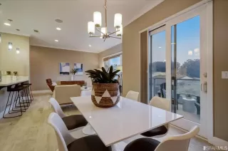 Photo #4: 422701674 Listing