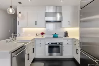 Photo #6: 422701861 Listing