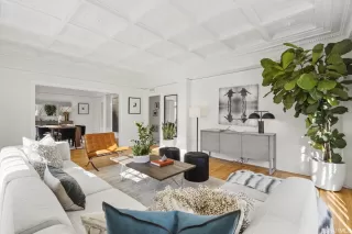 Photo #2: 422703448 Listing