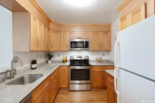 Photo #4: 422704070 Listing