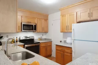 Photo #5: 422704070 Listing