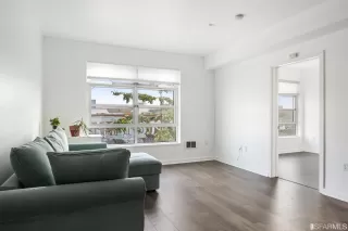 Photo #1: 422704331 Listing 