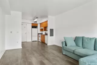 Photo #3: 422704331 Listing 