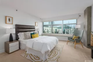 Photo #4: 422704444 Listing