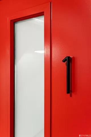 Photo #2: 422704546 Listing