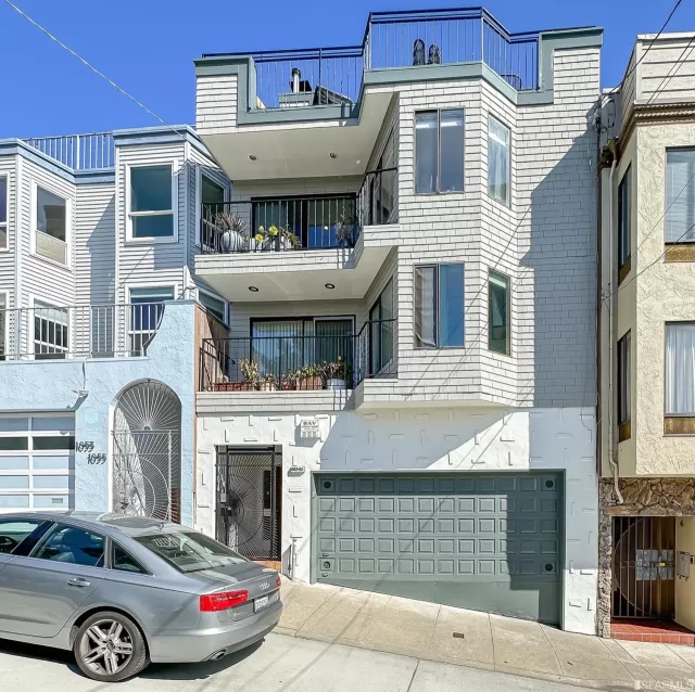 MLS: 422705223 Condo For Sale