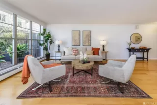 Photo #6: 422705712 Listing