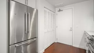 Photo #5: 422705885 Listing