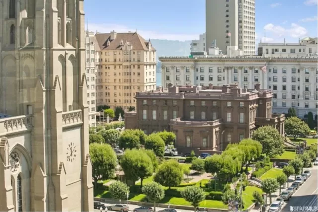 MLS: 422707496 Condo For Sale