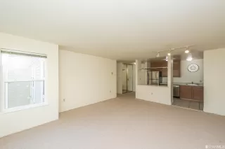 Photo #3: 422707558 Listing