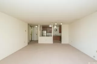 Photo #4: 422707558 Listing