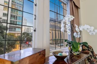 Photo #3: 422707942 Listing