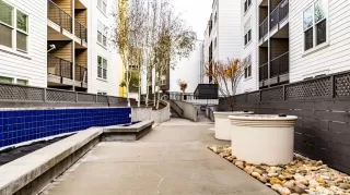 Photo #4: 422708042 Listing 