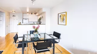 Photo #6: 422708042 Listing 