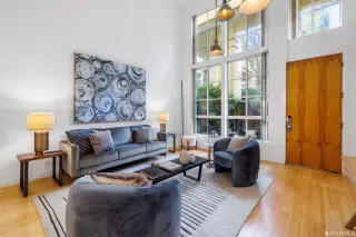 Photo #5: 422708507 Listing