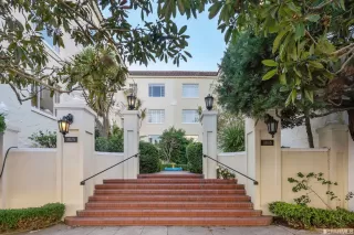 Photo #4: 422709030 Listing