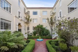 Photo #5: 422709030 Listing