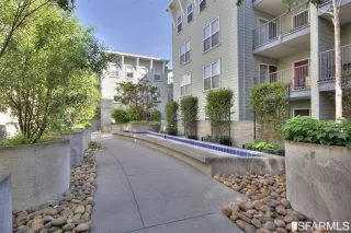 Photo #1: 422709061 Listing 