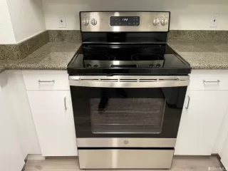 Photo #3: 422709061 Listing 