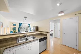 Photo #3: 422709150 Listing 