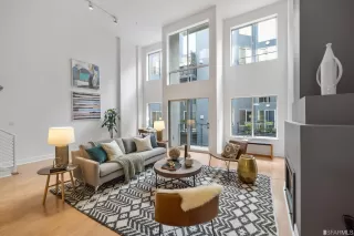 Photo #2: 422709370 Listing