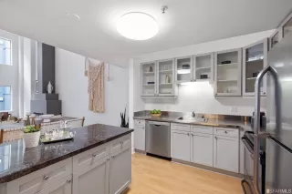 Photo #6: 422709370 Listing