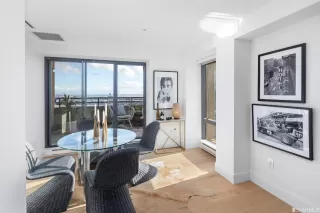 Photo #4: 422709496 Listing