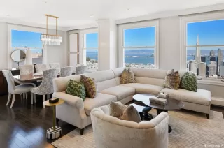 Photo #2: 422709648 Listing 