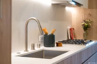 Photo #5: 422710072 Listing 