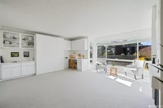 Photo #5: 422710077 Listing