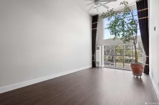 Photo #3: 422710228 Listing