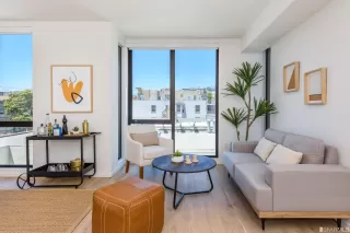 Photo #5: 422710411 Listing