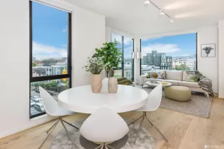 Photo #5: 422710426 Listing 