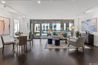 Photo #3: 422710633 Listing